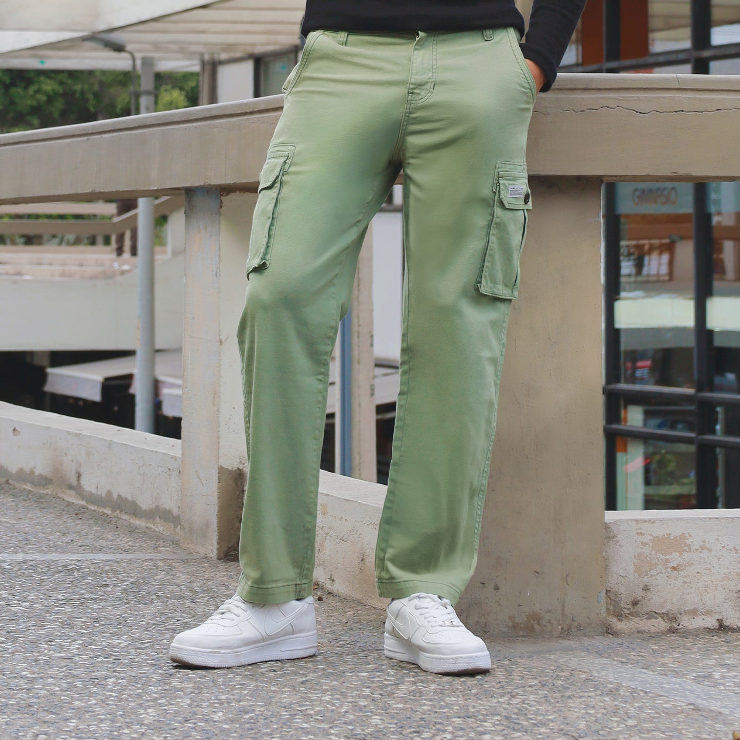 Jean Hombre Cargo Loose Fit Verde Militar