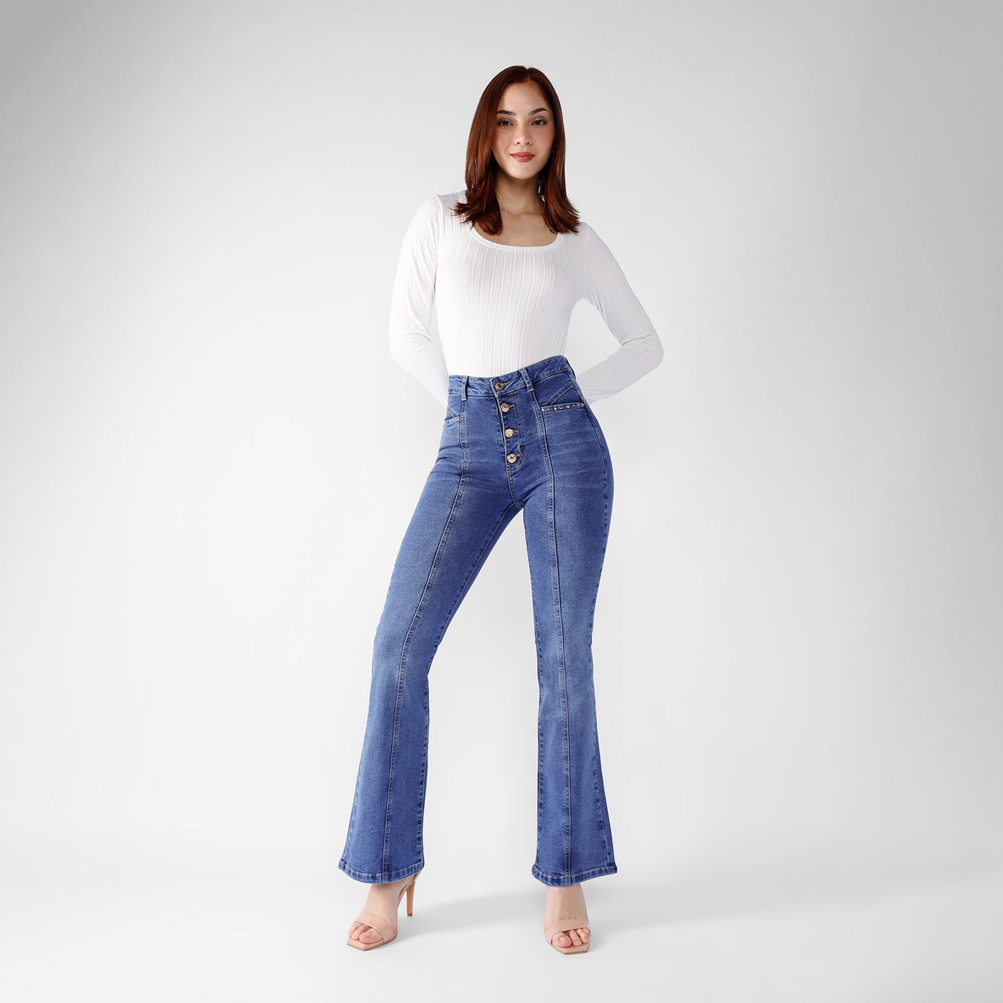 Pantalón jean Dana Cintura Flare 4 botones