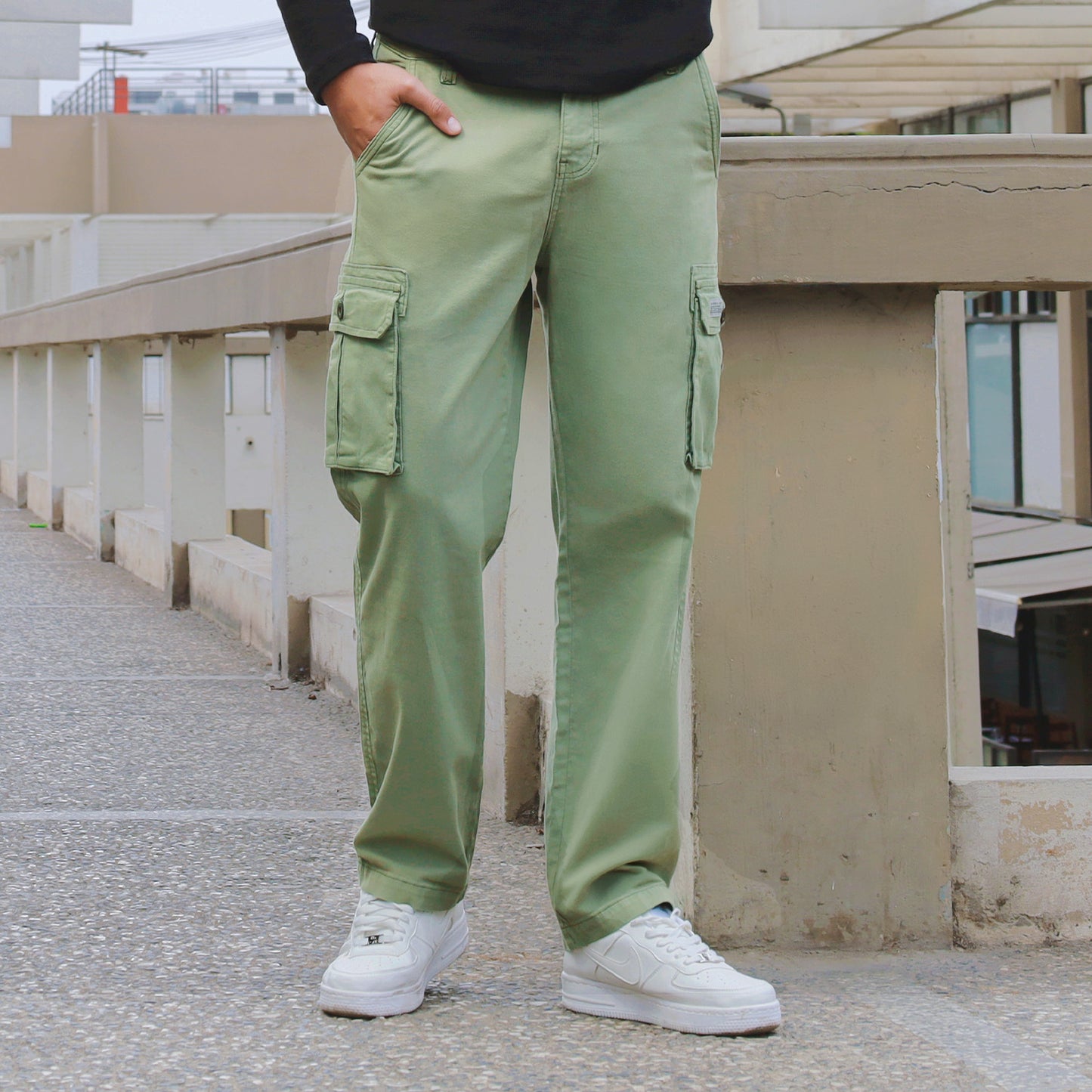 Jean Hombre Cargo Loose Fit Verde Militar