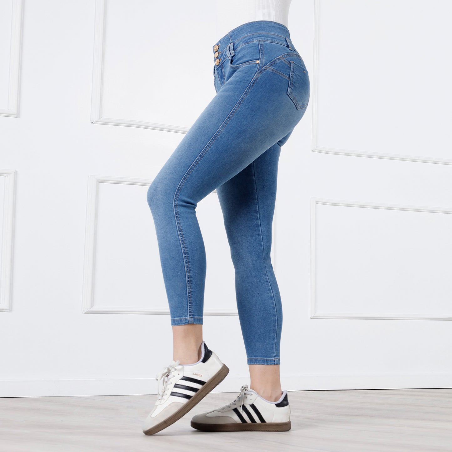Pantalón Jean Safira Pitillo Push Up 3 Botones