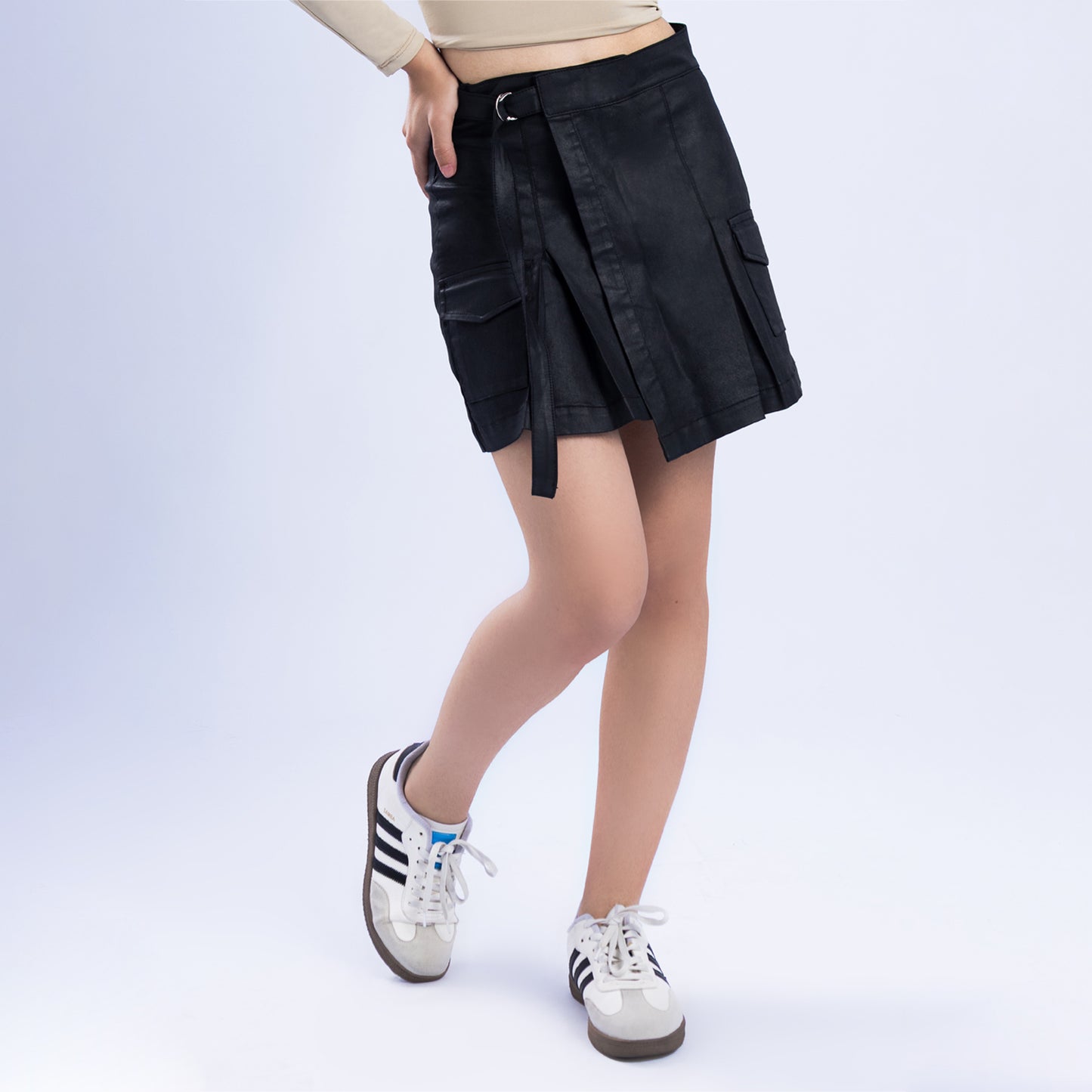 Falda Cargo Cuerina Pliegues Negro
