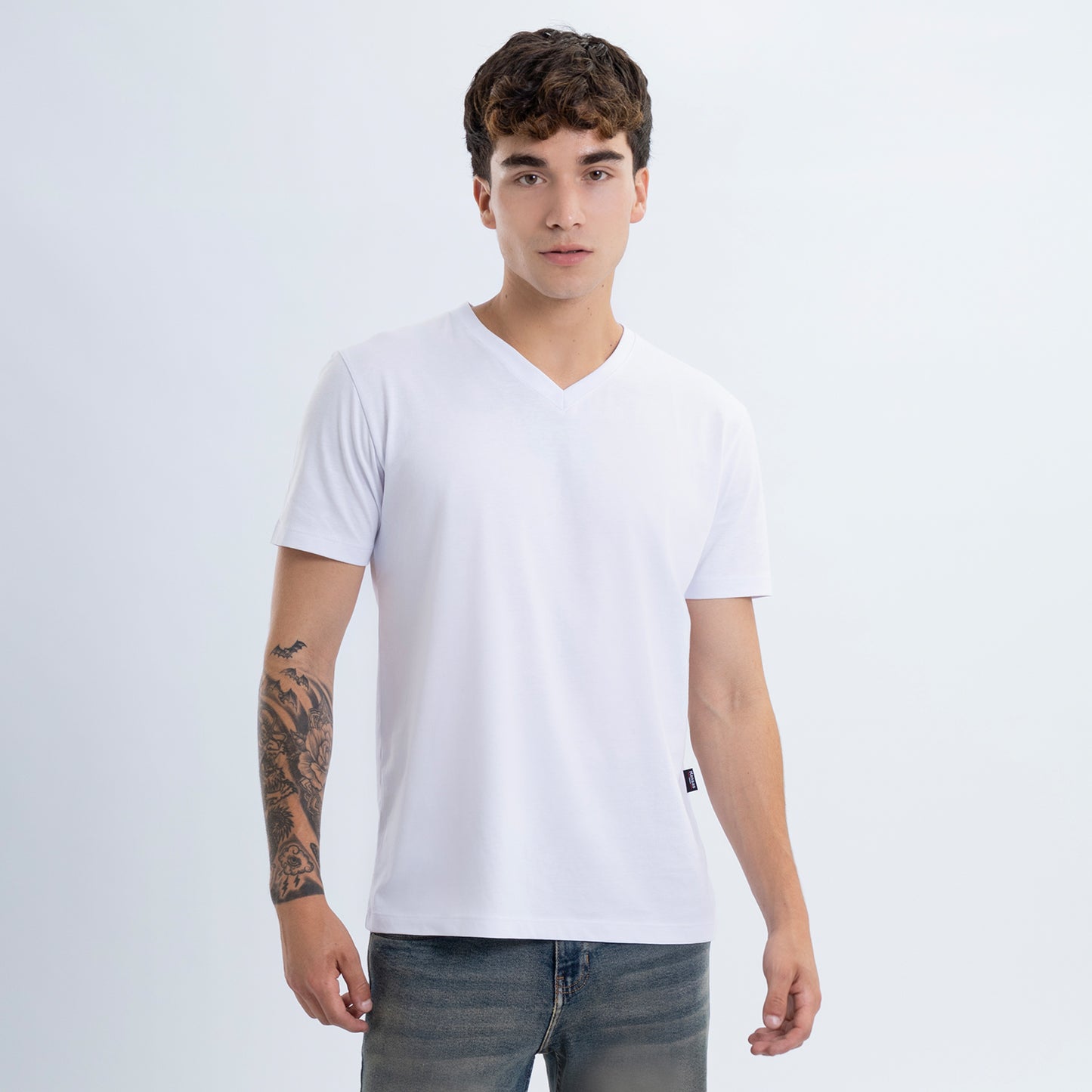 Polo Hombre Slim Cuello V Blanco
