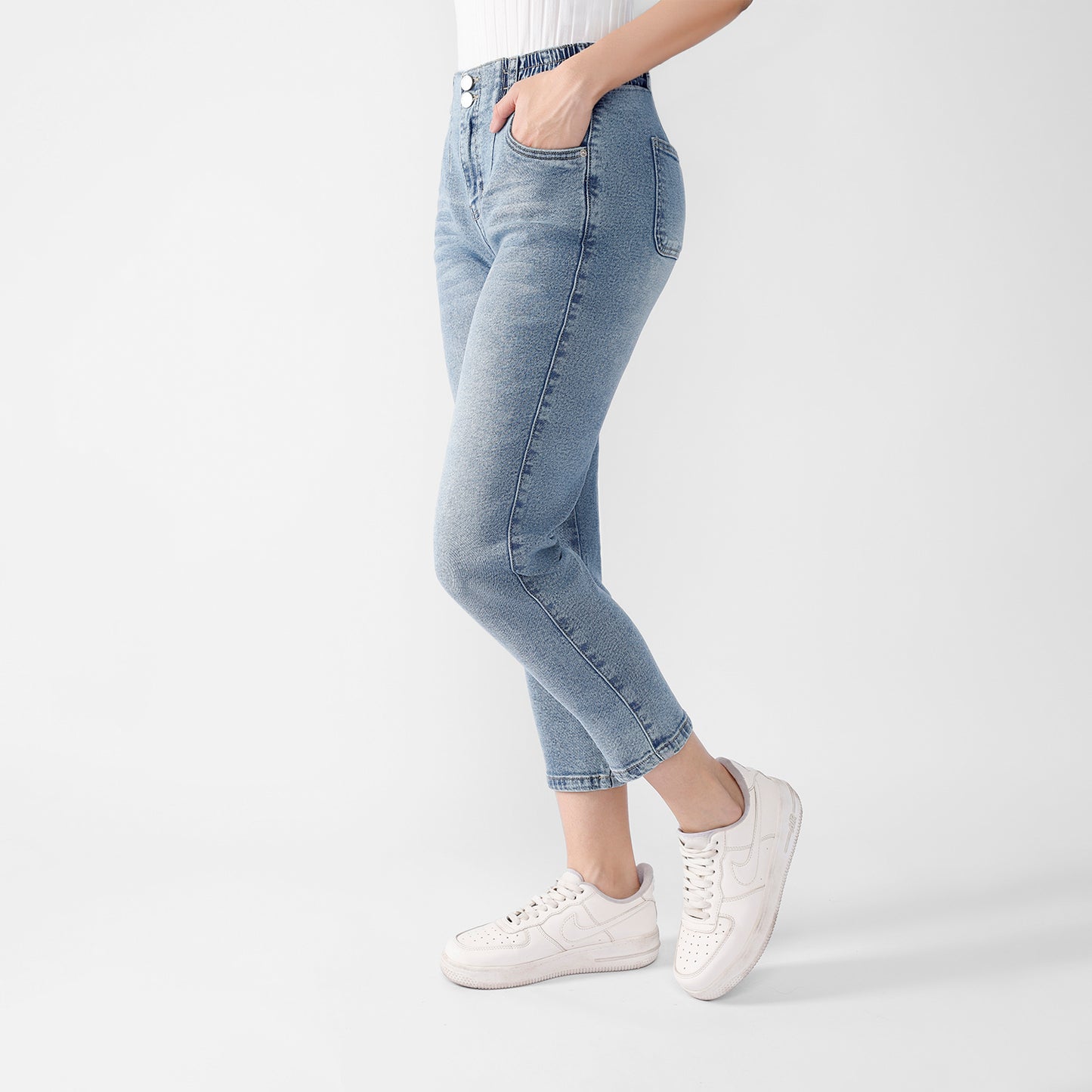 Pantalón Jean Clara Mom 2 Botones + Elastico