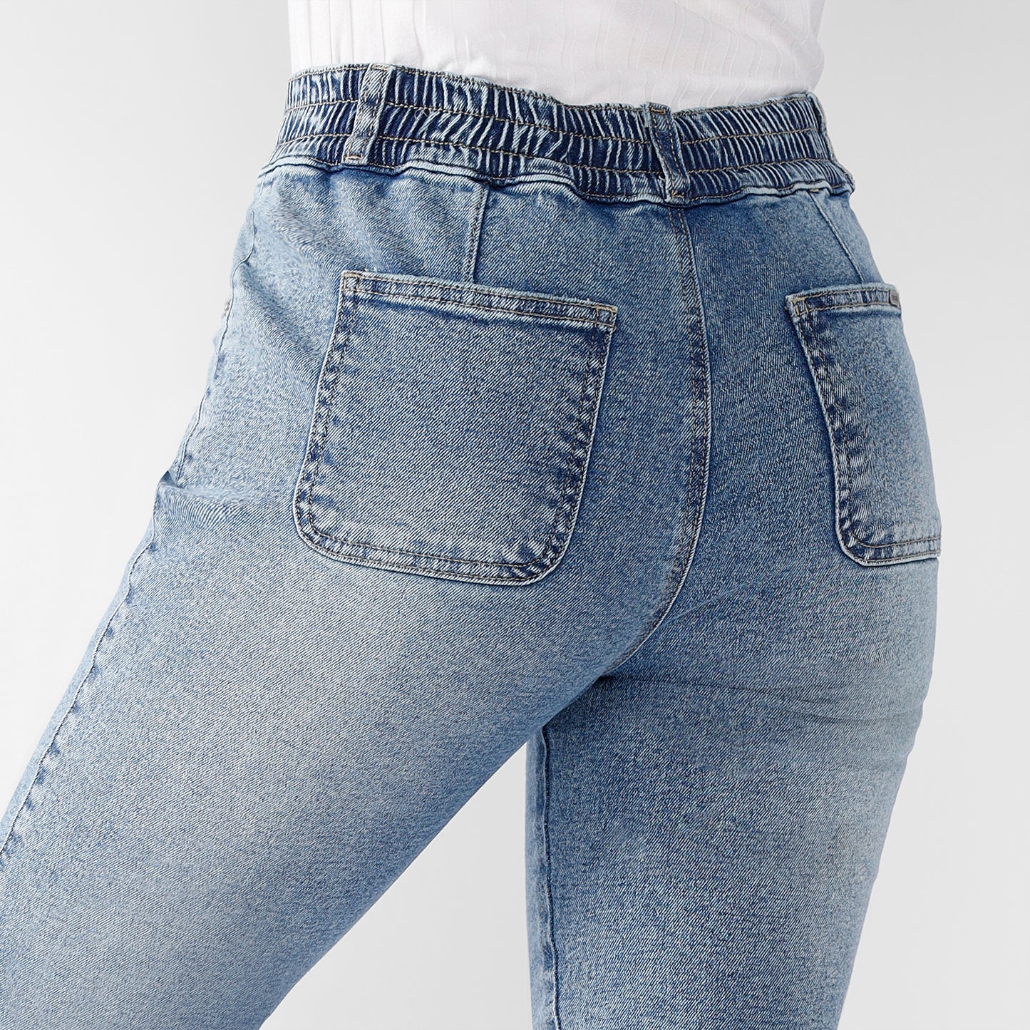 Pantalón Jean Clara Mom 2 Botones + Elastico