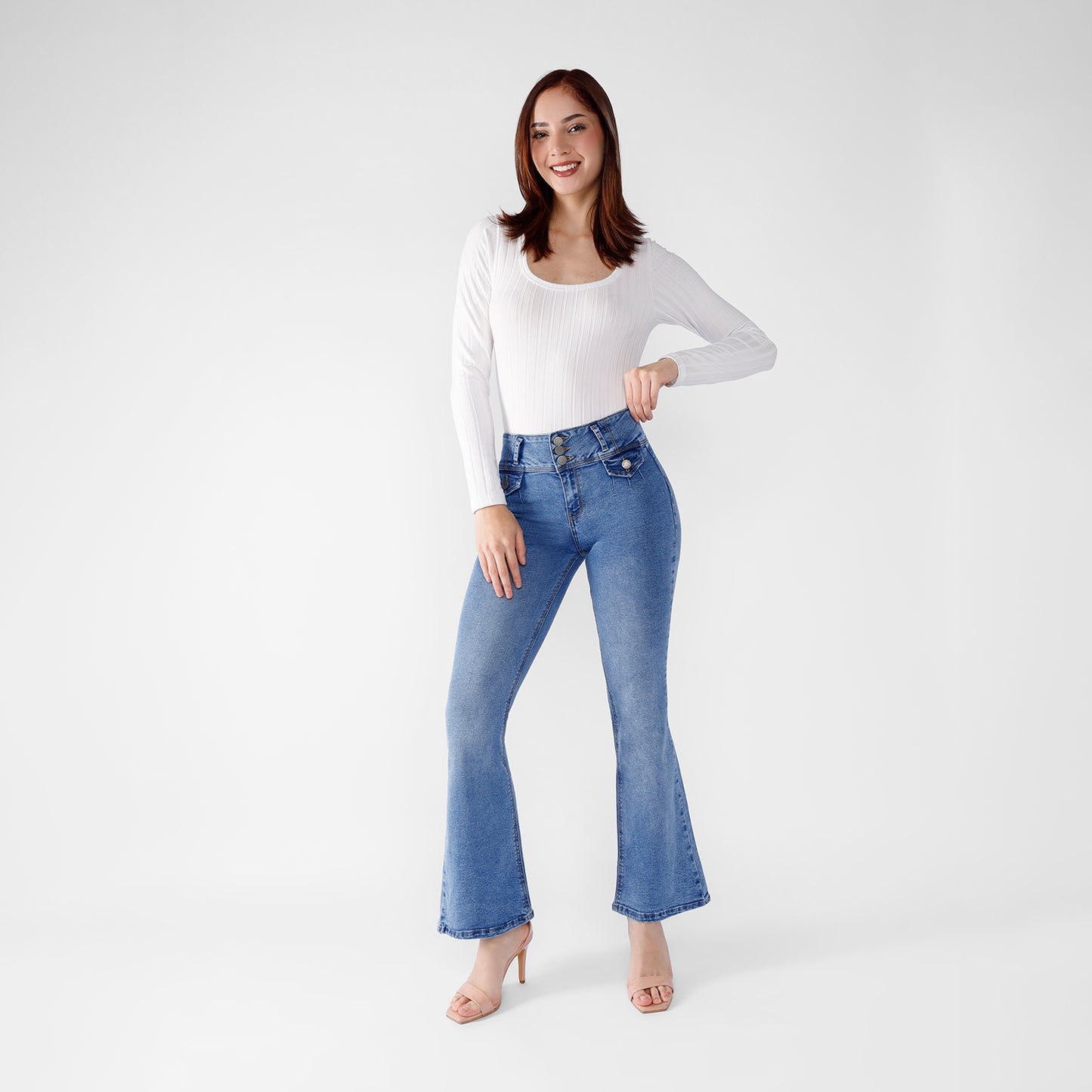 Pantalón jean Yireli Cintura Flare 3 botones
