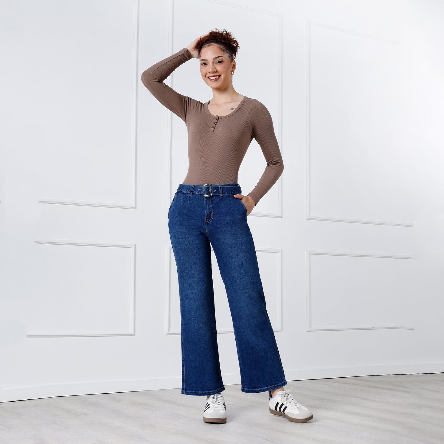 Pantalon Jean Cintura Wide Leg con Correa Denim.