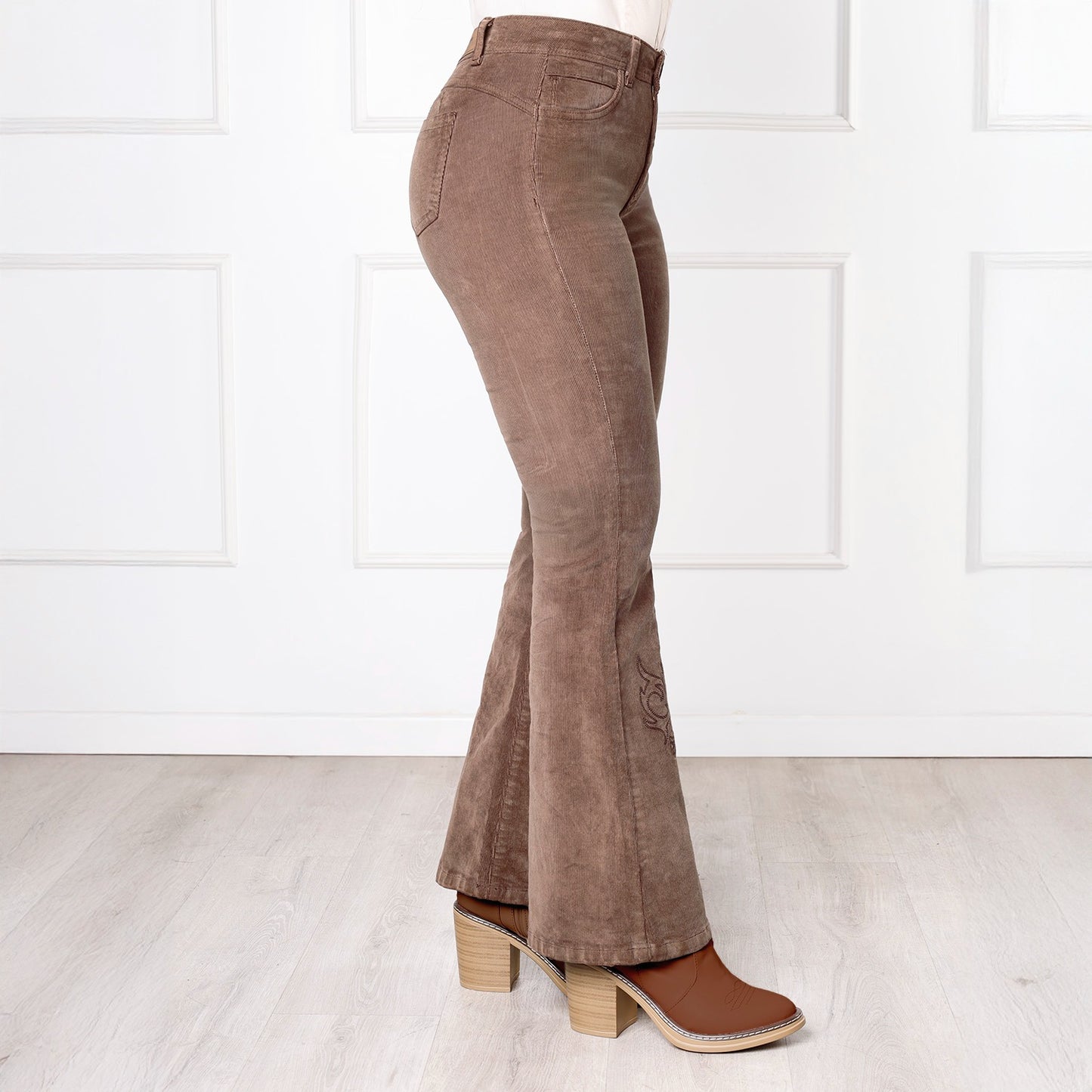 Pantalón Dama Dakota Corduroy Cintura Flare
